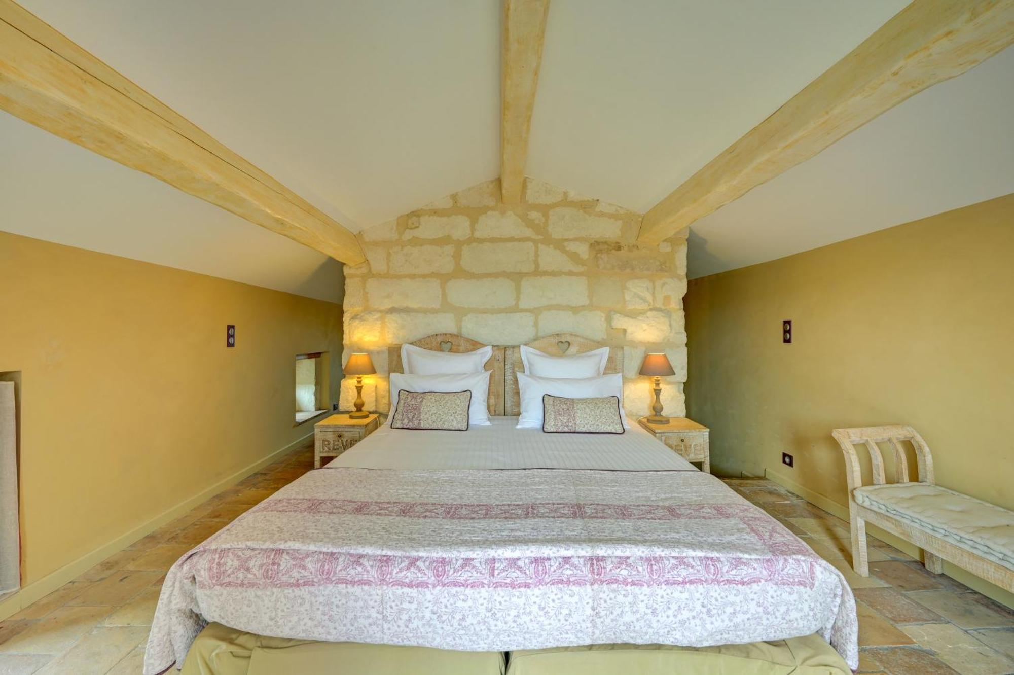 La Belle Vie Hotel Saint-Hilaire-d'Ozilhan Bagian luar foto