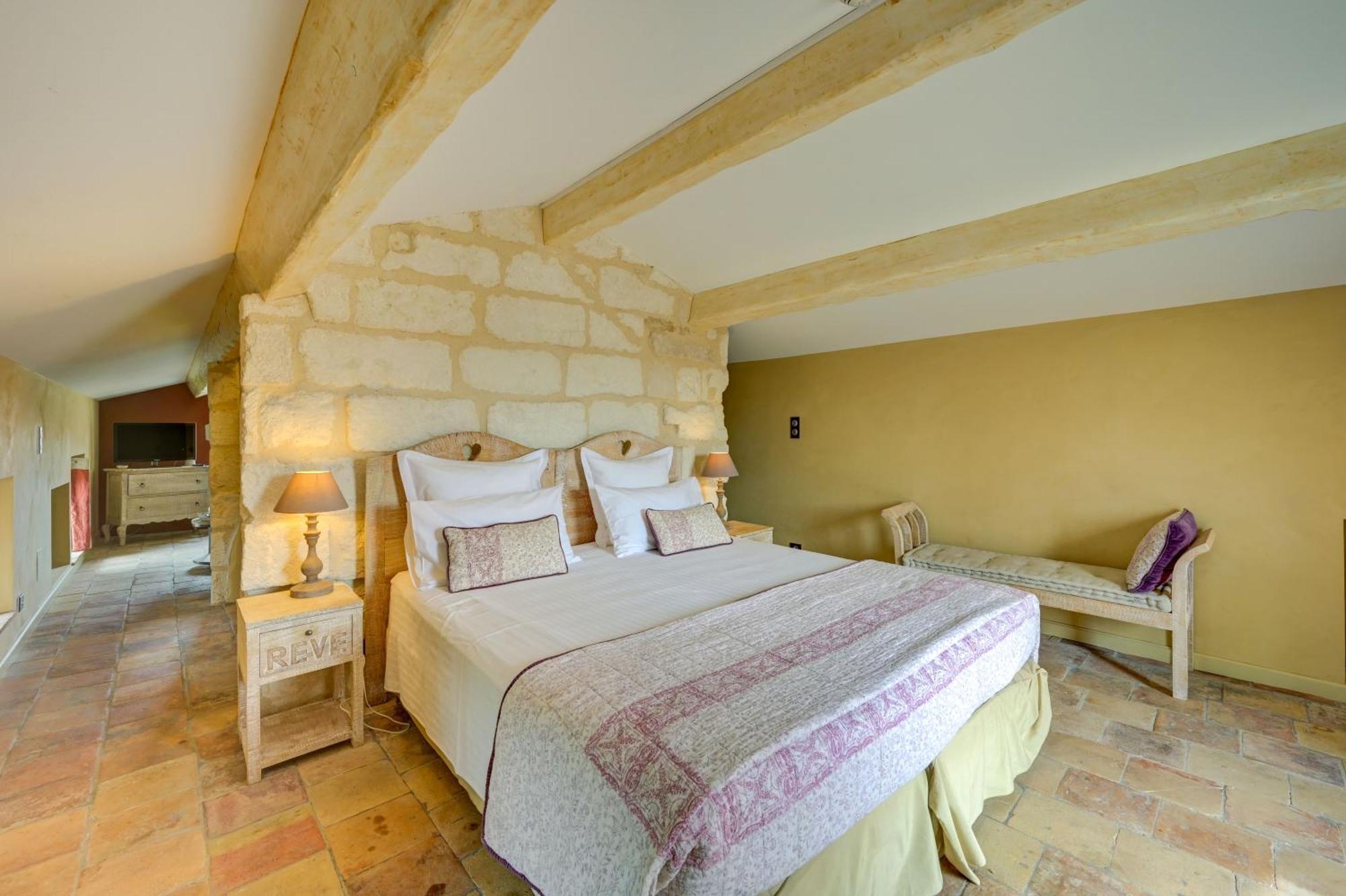 La Belle Vie Hotel Saint-Hilaire-d'Ozilhan Bagian luar foto