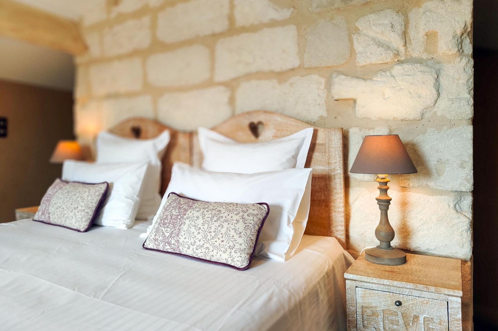 La Belle Vie Hotel Saint-Hilaire-d'Ozilhan Bagian luar foto