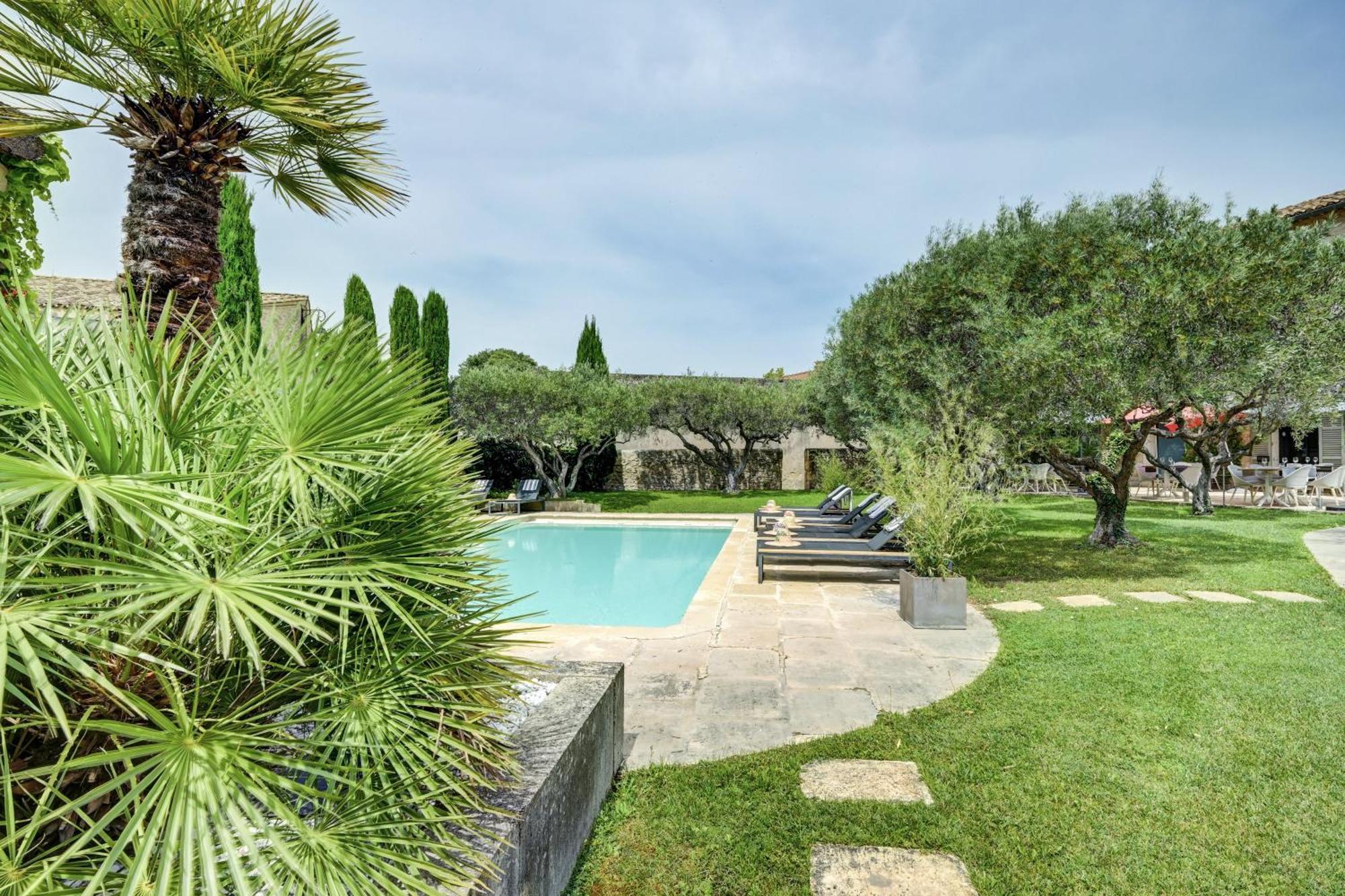 La Belle Vie Hotel Saint-Hilaire-d'Ozilhan Bagian luar foto