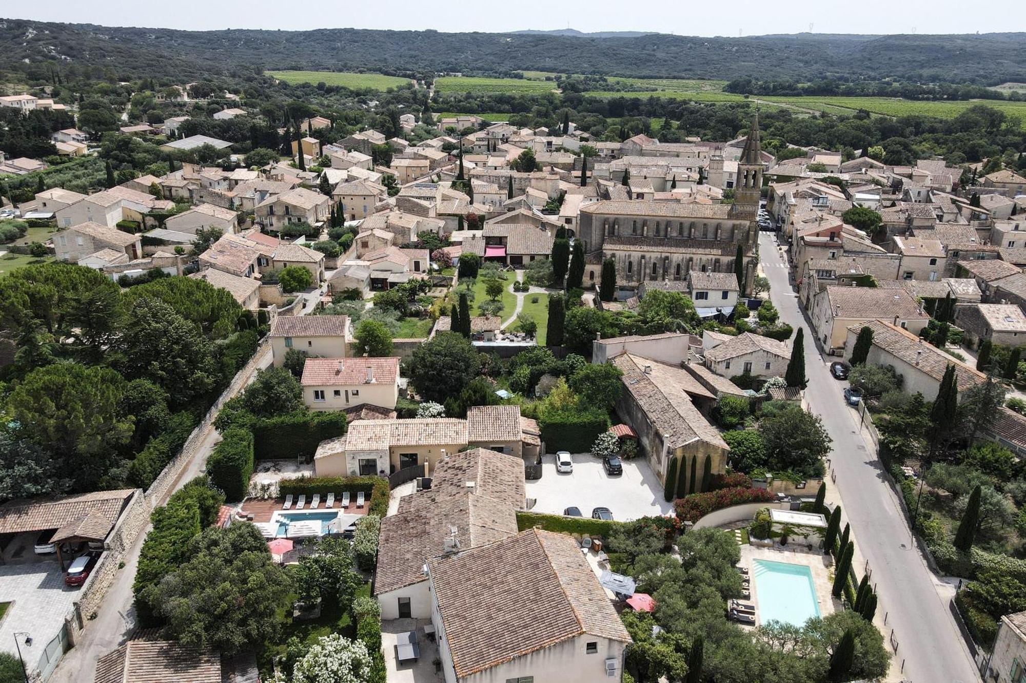 La Belle Vie Hotel Saint-Hilaire-d'Ozilhan Bagian luar foto