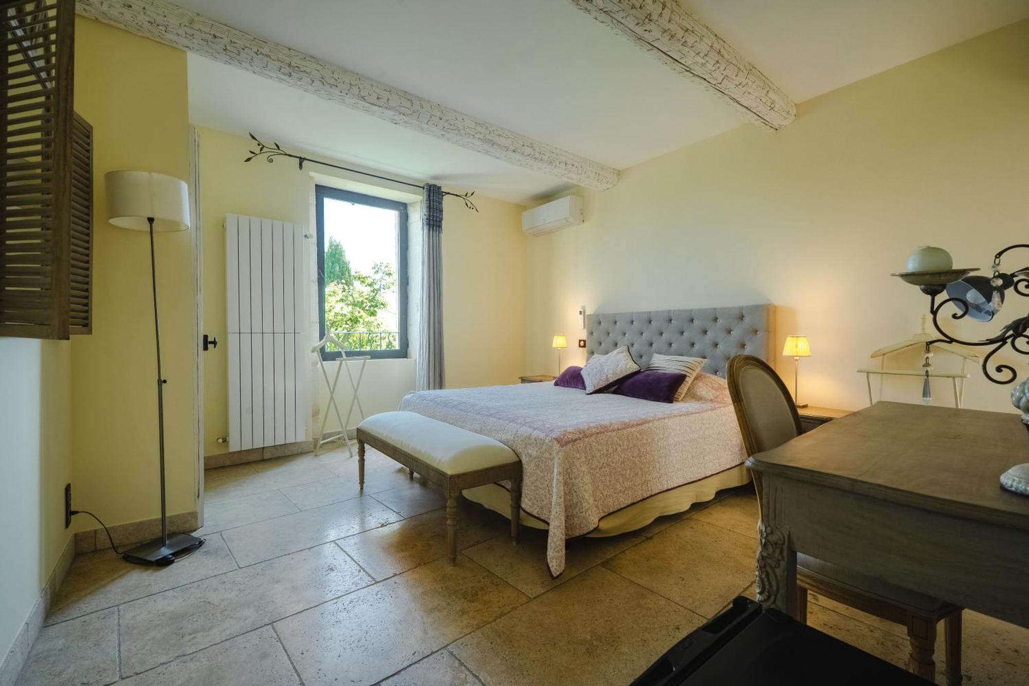 La Belle Vie Hotel Saint-Hilaire-d'Ozilhan Bagian luar foto