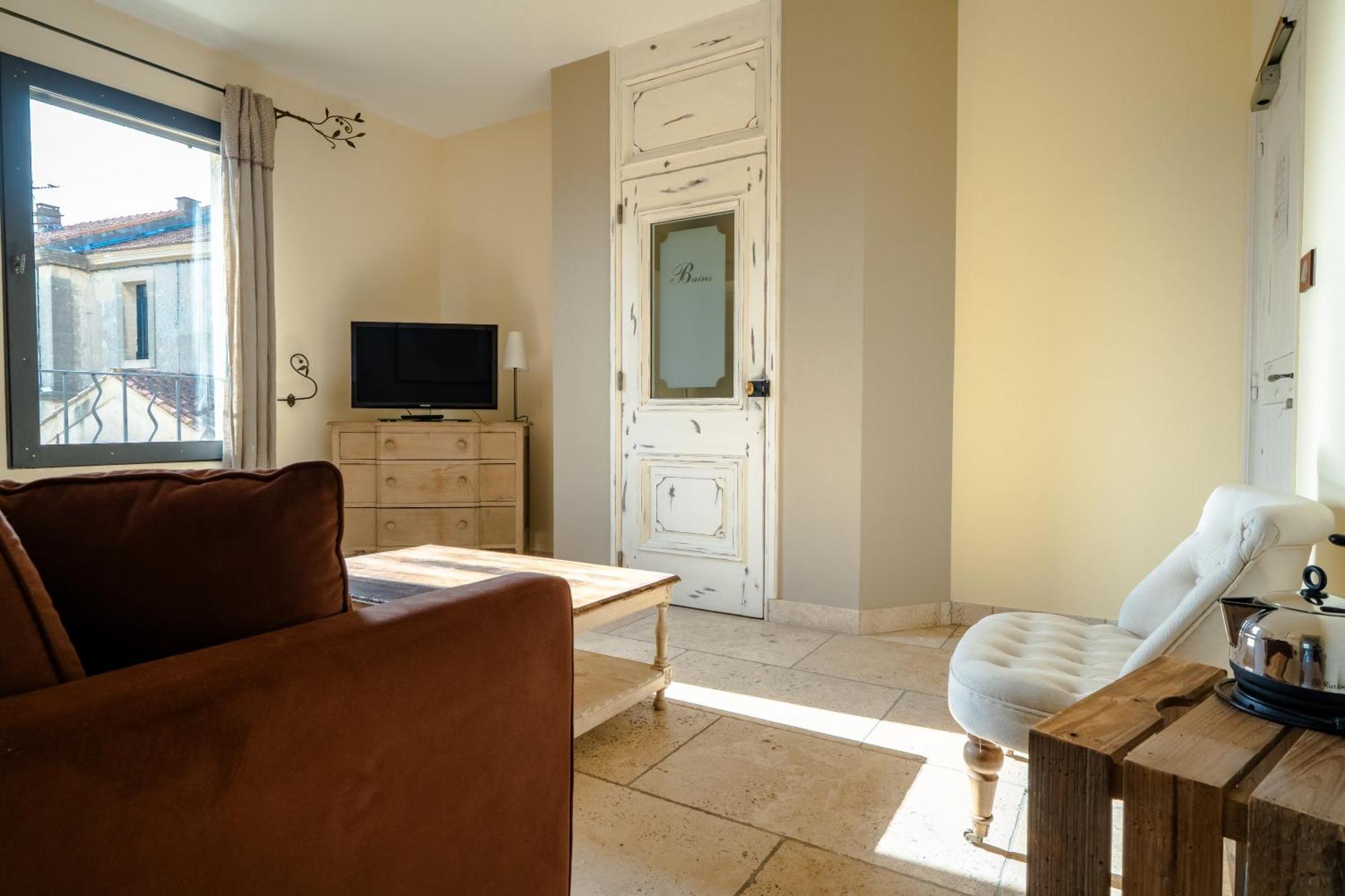 La Belle Vie Hotel Saint-Hilaire-d'Ozilhan Bagian luar foto