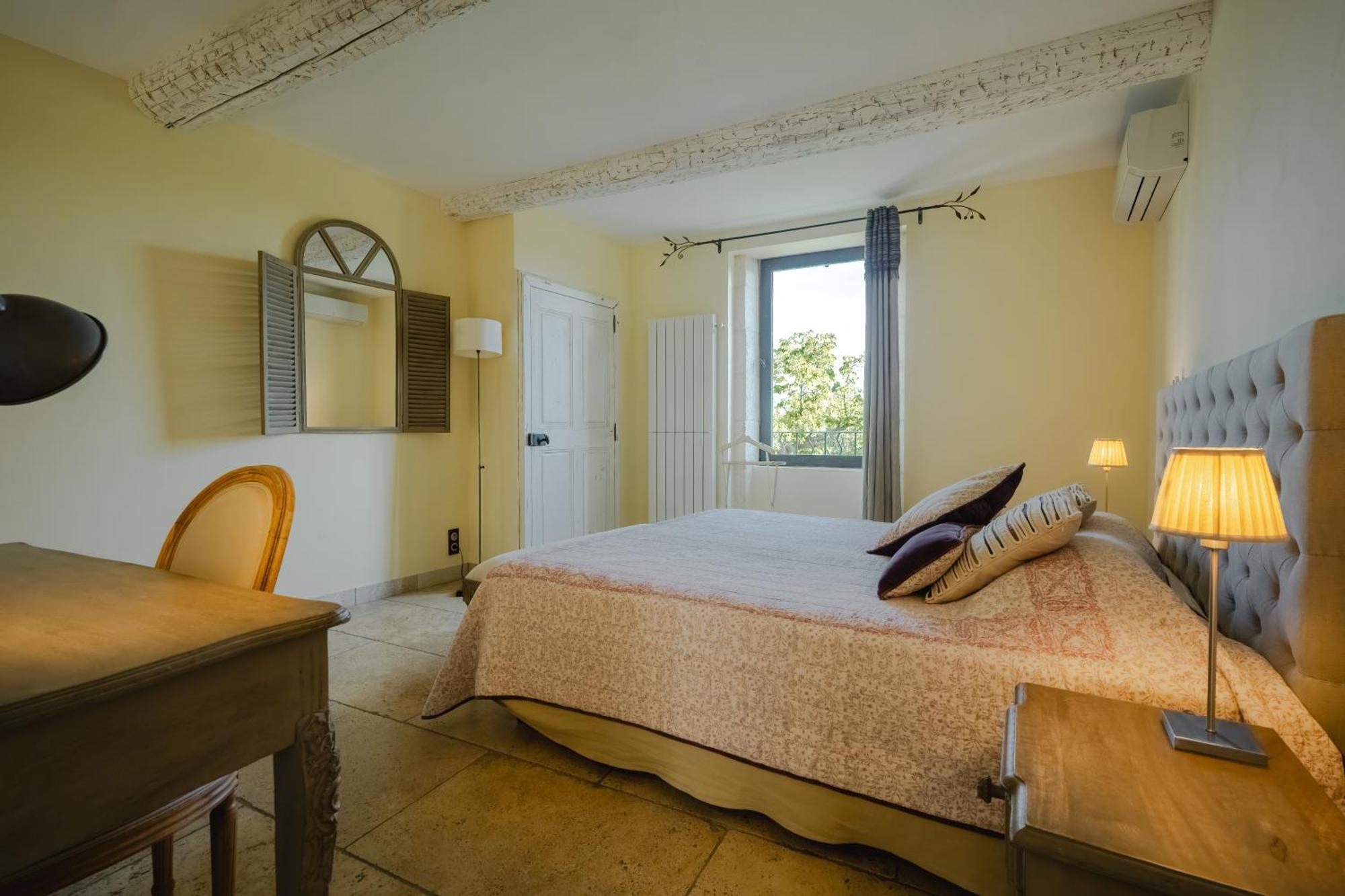 La Belle Vie Hotel Saint-Hilaire-d'Ozilhan Bagian luar foto