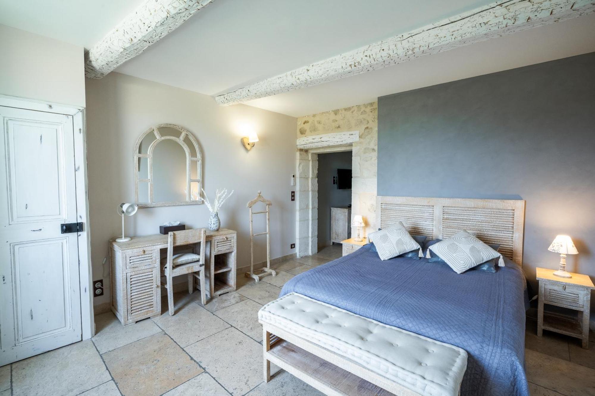 La Belle Vie Hotel Saint-Hilaire-d'Ozilhan Bagian luar foto